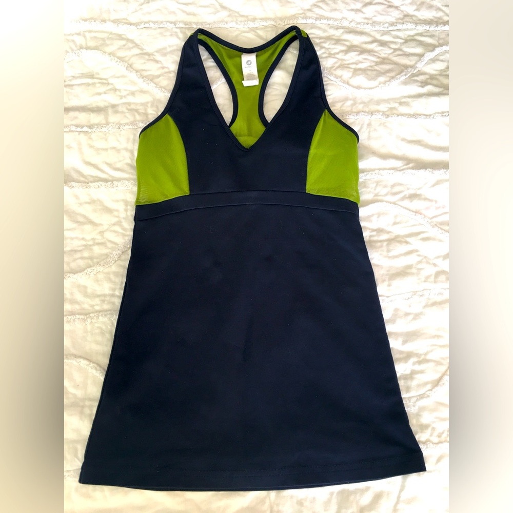 Athletic running tank top with built-in sports bra - Small